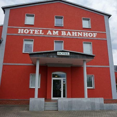 Hotel Am Bahnhof Варен Экстерьер фото